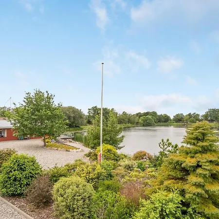 2 Bedroom Awesome In Ferienhaus Vemb