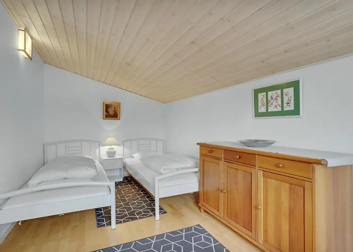 2 Bedroom Awesome In Ferienhaus Vemb