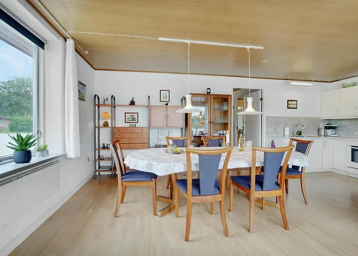 2 Bedroom Awesome In Ferienhaus *